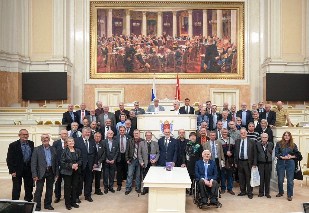 Депутаты Ленсовета в Большом зале Мариинского дворца